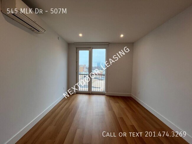 Foto del edificio - 545 M.L.K. Drive