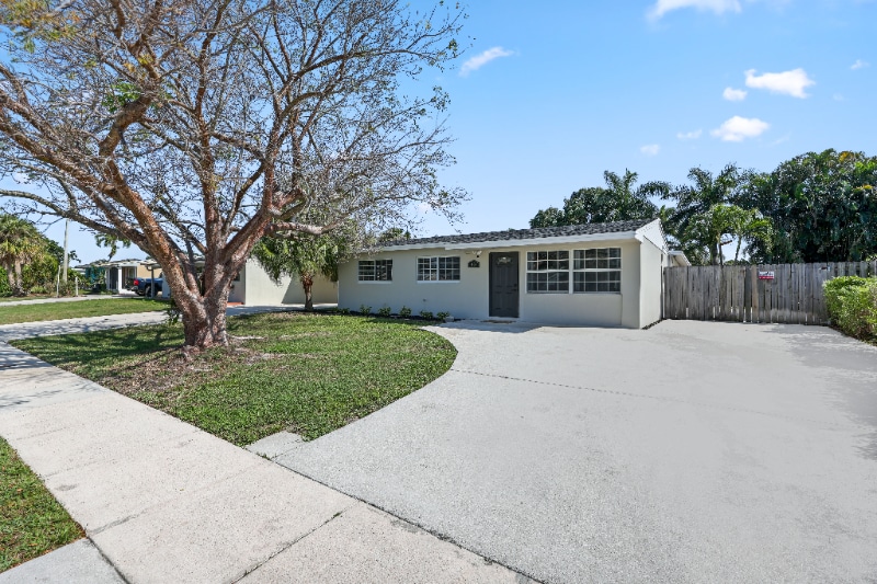 Primary Photo - 3664 Florida Blvd