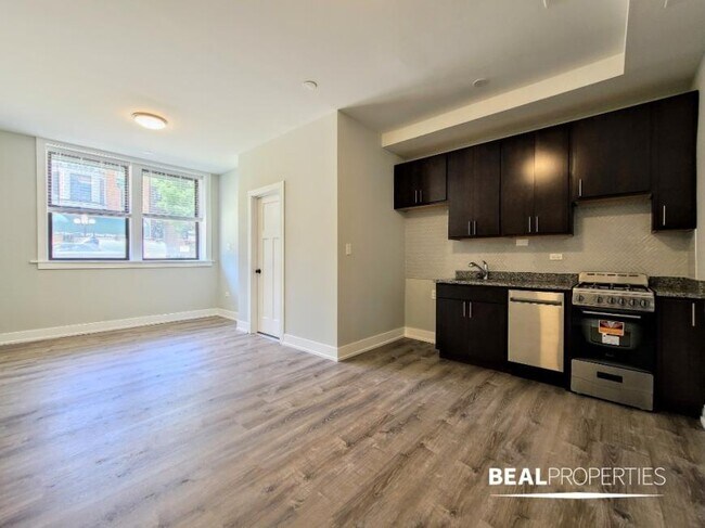 Building Photo - 1 bedroom in CHICAGO IL 60625