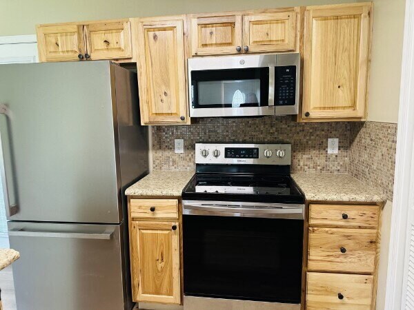 Foto del edificio - 586 Foxfield Rd