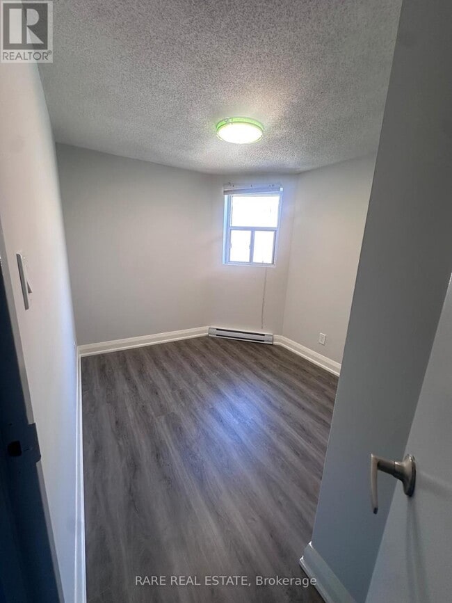 Photo du bâtiment - 99-99 Bellevue Ave
