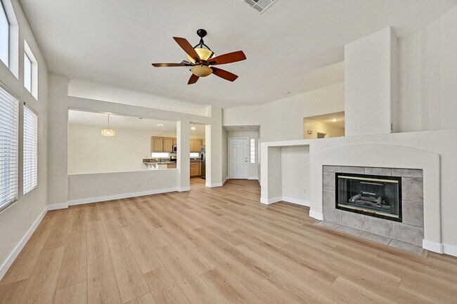 Foto del edificio - 2559 Misty Olive Ave