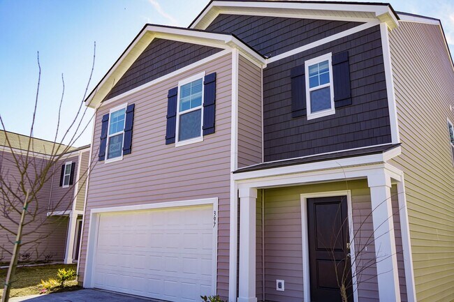 Building Photo - Coming Available!