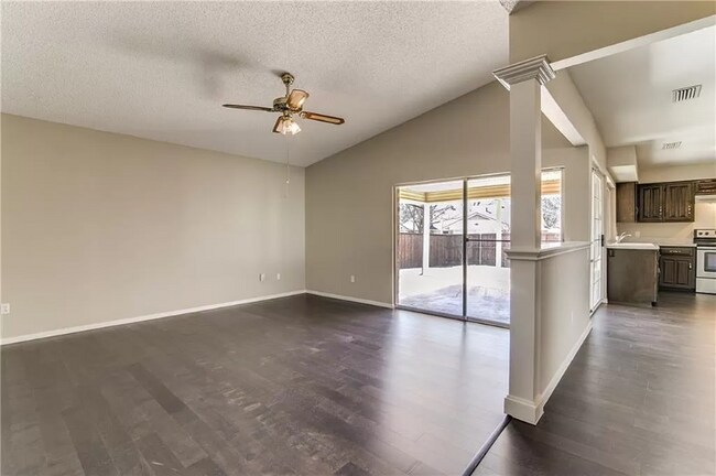 Building Photo - 3307 Colony Dr