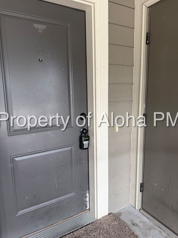 Building Photo - 1023 W Pine Ave