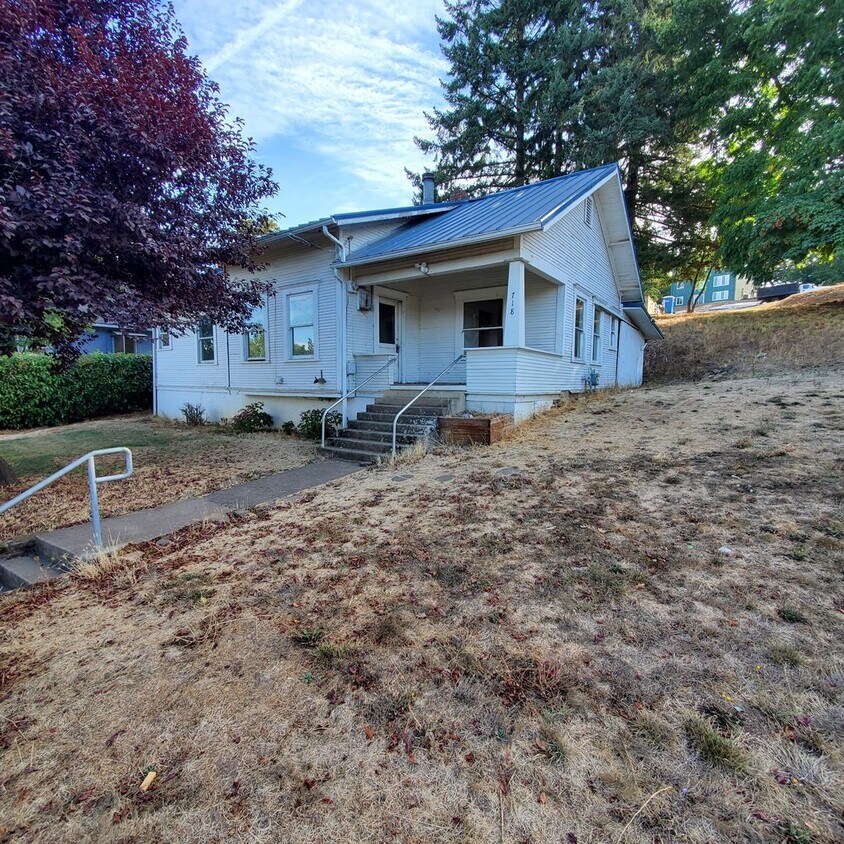 Pet Friendly 3 Bedroom Home in Brownsville! House Rental in