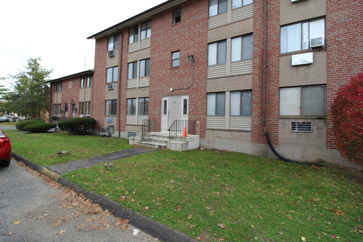 Foto principal - 20 Henderson Dr