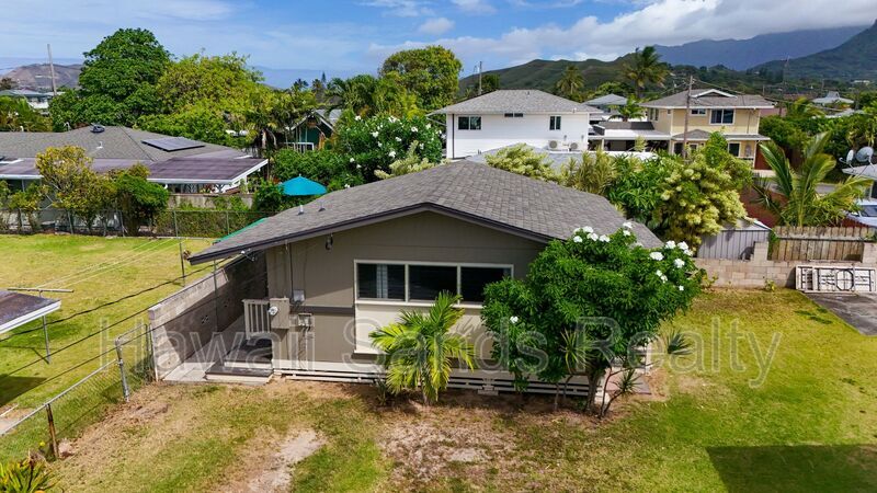 Foto principal - 615A Kaulani Way