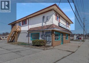 Building Photo - 581 Lancaster St W