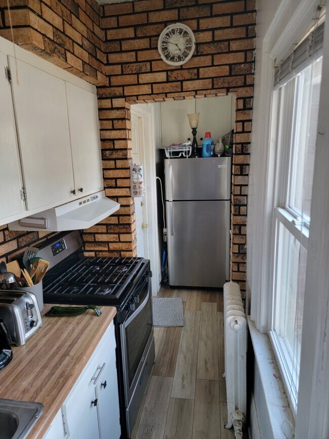 Foto del edificio - 2527 N Downer Ave