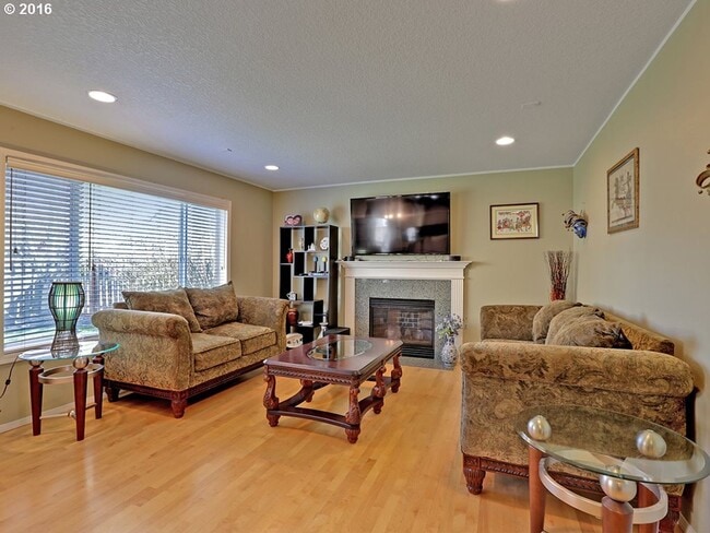 Building Photo - Beautiful Cedar Mill Craftsman on a Corner Lot with 4 Bedrooms + Den, Large Backyard, Solar & EV ...