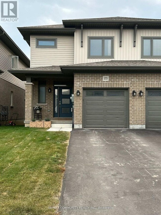 Building Photo - 23 Nipigon St