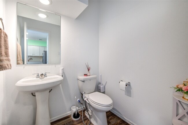 Foto del edificio - 26627 Ledgemont Dr