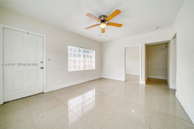 Building Photo - 1747 NW 40th St
