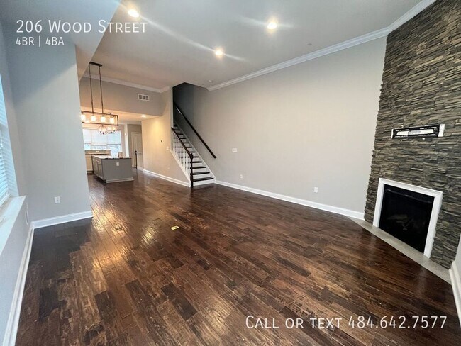 Foto del edificio - Luxurious 4 Bed, 3.5 Bath Hidden Creek Tow...