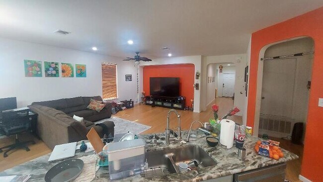 Building Photo - 1108 Calla Lily Boulevard