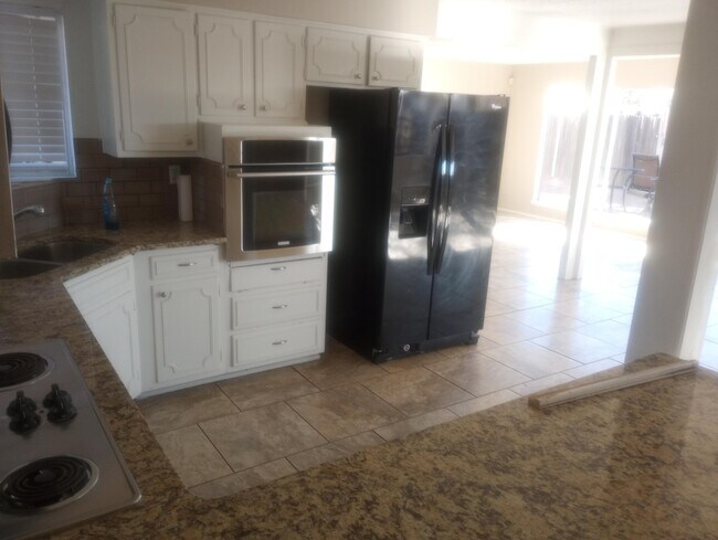 Foto del edificio - 11808 Lexington Ave NE