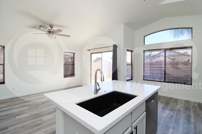 Building Photo - 873 E Mohave Ln