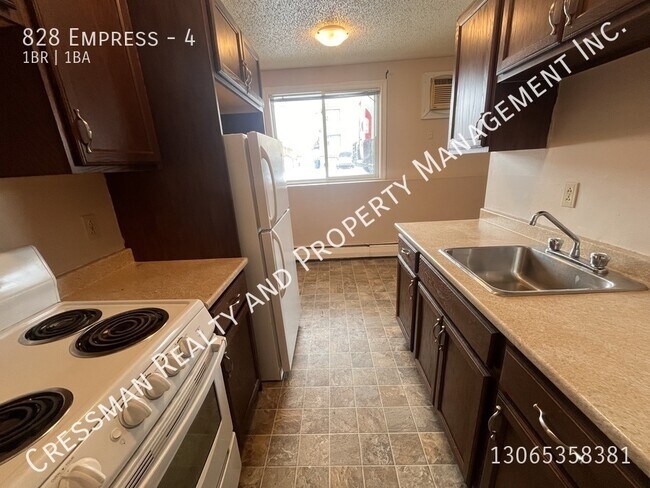 Photo du bâtiment - 1 bed, 1 bath APARTMENT located in Rosemont, Regina, SK.
