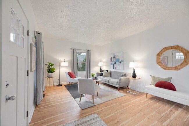Building Photo - 4911 SE 48th Av