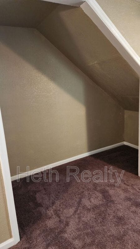 Building Photo - 1177 W 26th St