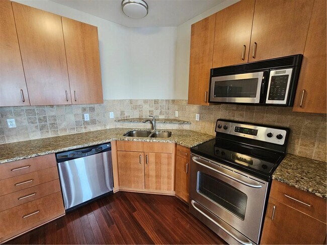 Foto del edificio - 898 Oak St SW