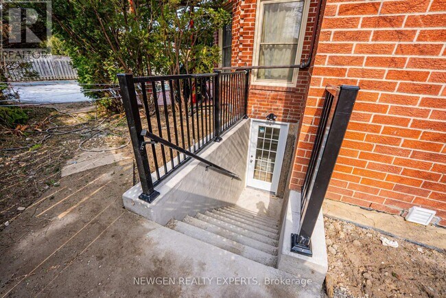 Photo du bâtiment - 3084 Spring Creek Crescent