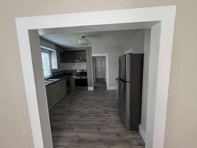 Building Photo - 2 Bedrooms / 1 Bath Home - Johnson City TN