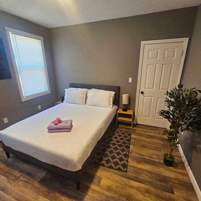 Building Photo - 30 Maynard St