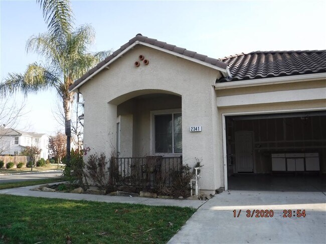 Building Photo - 2341 Arizona Way