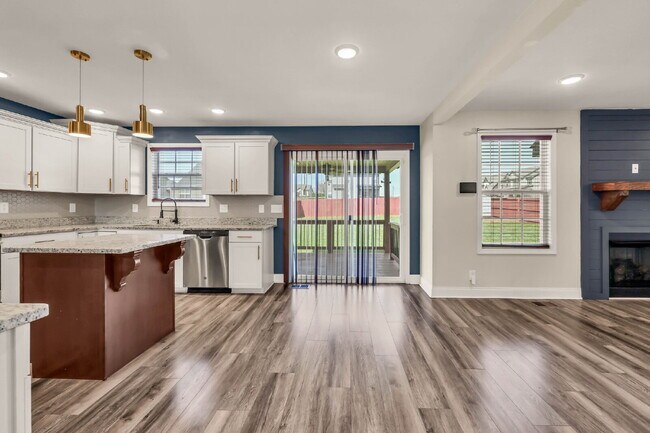 Foto del edificio - Close to Fort Campbell and MOVE IN READY!