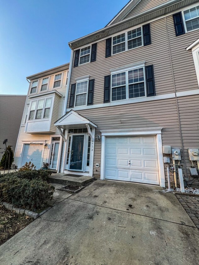 Primary Photo - Townhome in Piney Orchard