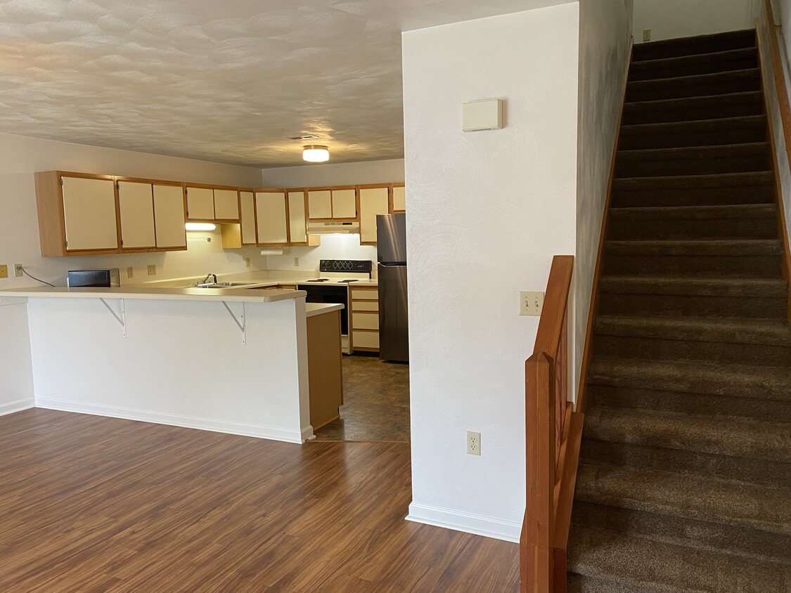 Kitchen - 806 Patrick Henry Dr