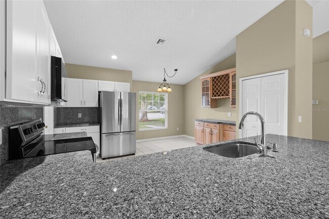 Foto del edificio - 148 Country Lakes Cir