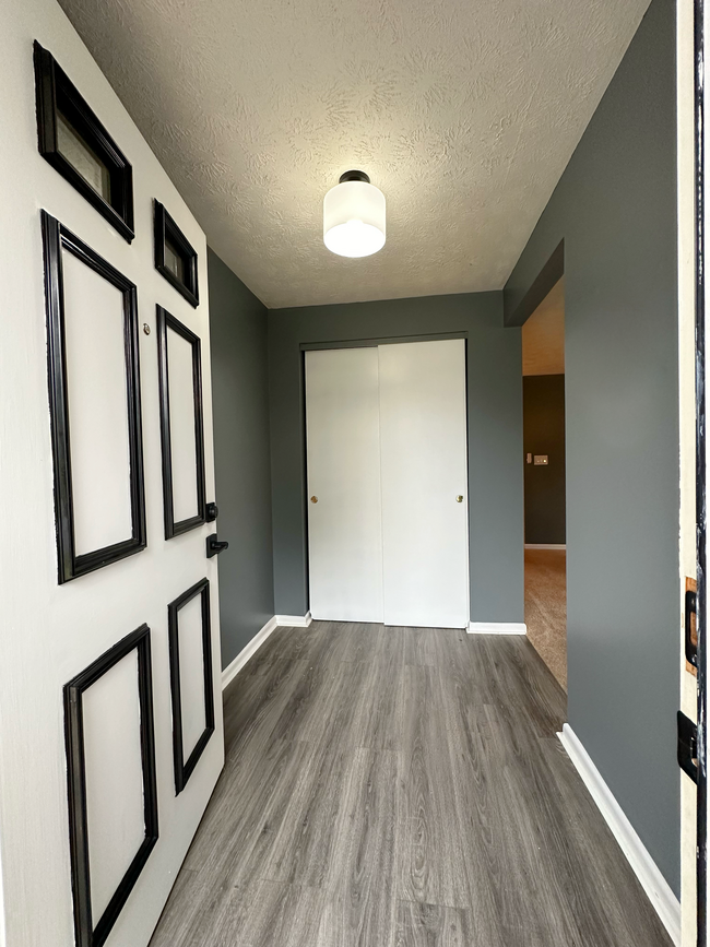 Entrance - 5105 Weston Cir