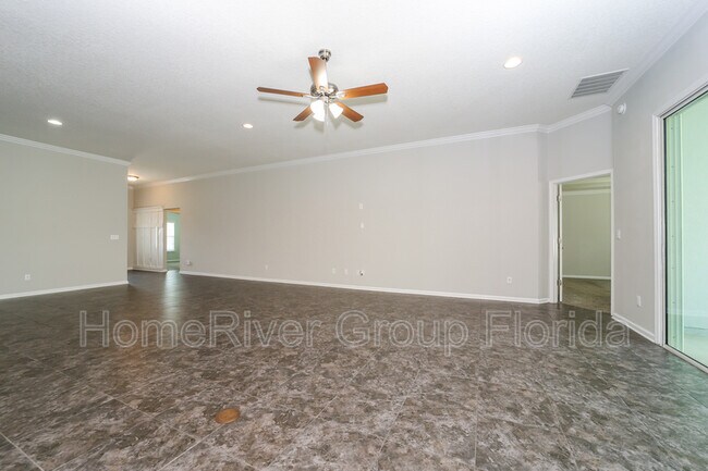 Building Photo - 12385 Sacha Rd