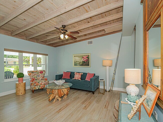 Foto del edificio - 13630 N Indian River Dr