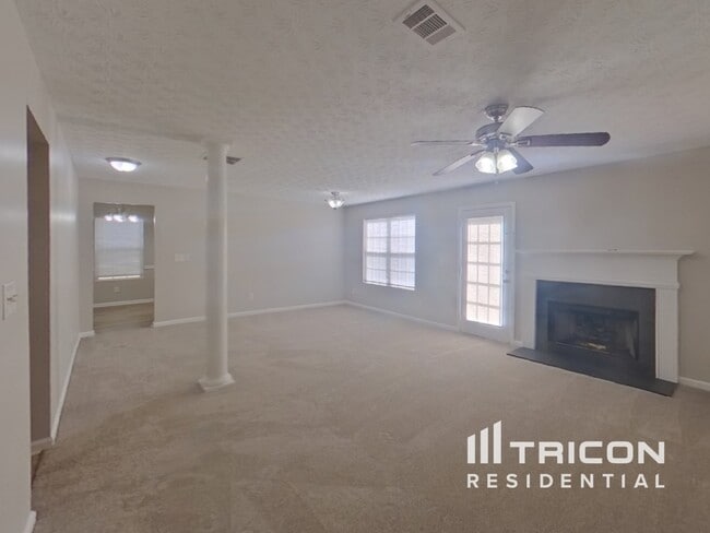 Building Photo - 6090 Flagstaf Walk