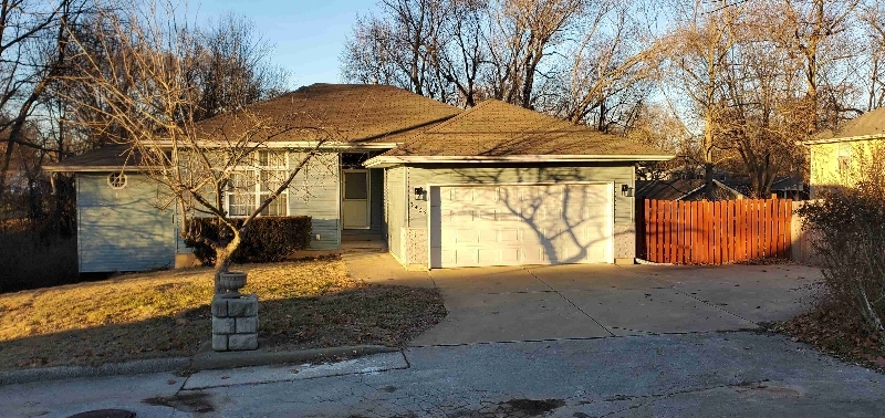 Foto principal - 3403 S Elmview Ave