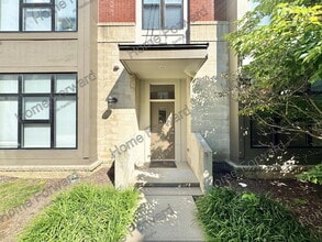 Building Photo - 220 Cedar St