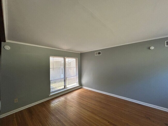 Foto del edificio - 3739 Winderwood Cir