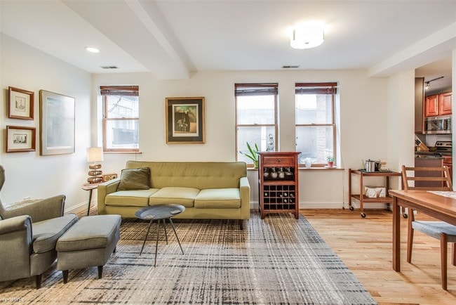 Building Photo - 2 br, 1 bath Condo - 1428 Chapin St NW