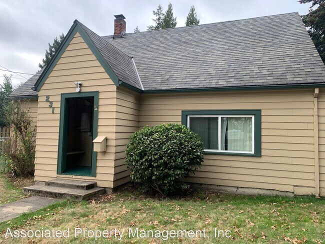 Foto del edificio - 3 br, 1 bath House - 231 NE 4th Ave.