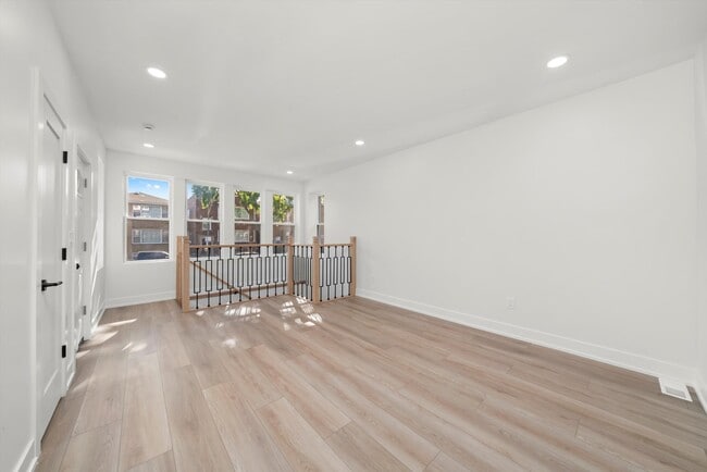 Building Photo - 7150 S Talman Ave