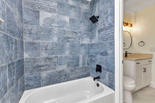 Foto del edificio - 1611 Sheehan Blvd