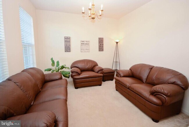 Building Photo - 15308 Commitment Ct