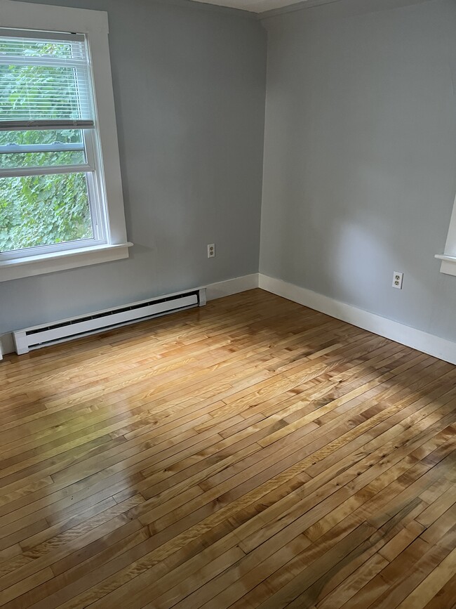 Foto del edificio - 53 Gilford Ave