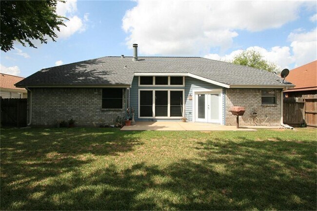 Foto del edificio - 15739 Roxton Ridge Dr