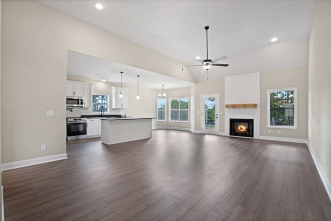 Building Photo - 502 N Halifax Ct