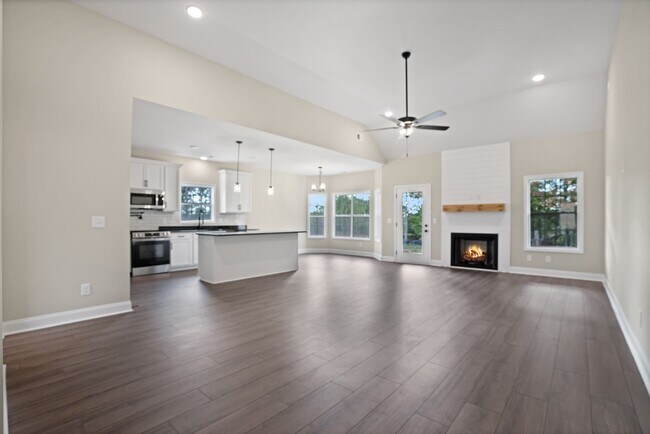 Foto del edificio - New Construction Emerald Floor Plan Near Exit 4